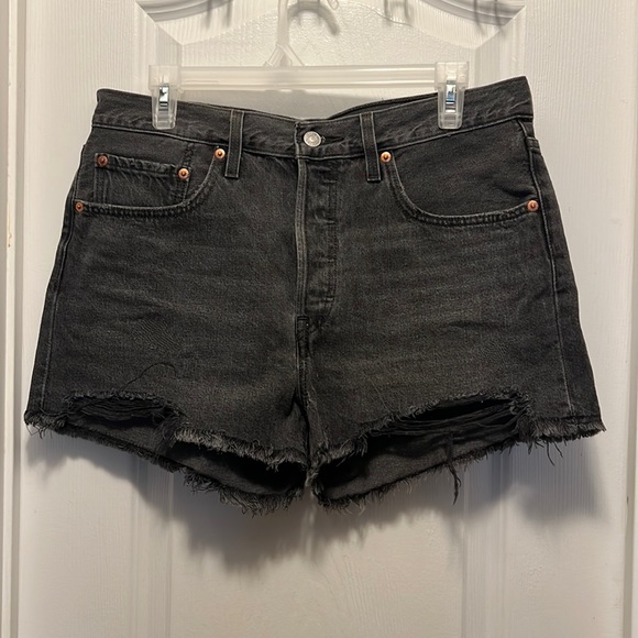Levi’s 501 Jean Shorts - Picture 1 of 8